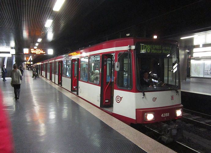 Stadtbahn-Dusseldorf.jpg