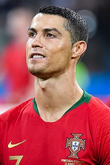 220px-Cristiano_Ronaldo_2018.jpg