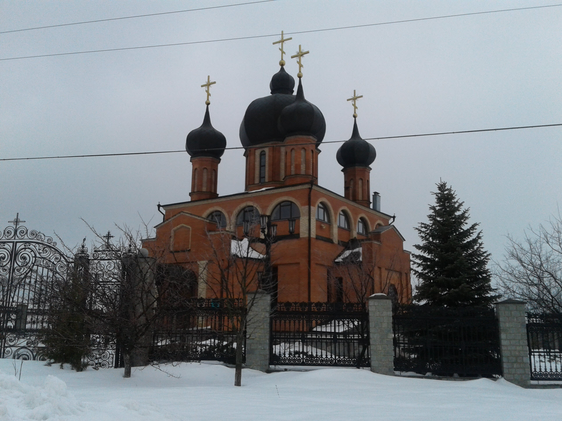 Церковь Михаила Архангела зимой 2018.Ракурс B.jpg