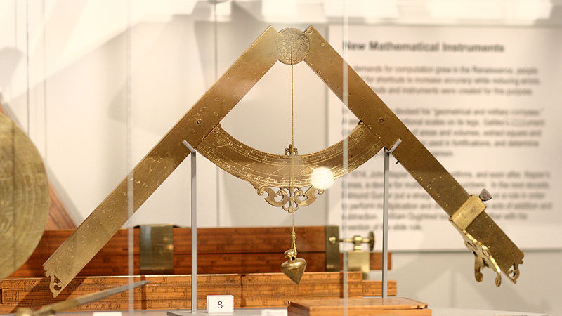 800px-Galileo's_geometrical_and_military_compass_in_Putnam_Gallery,_2009-11-24.jpg