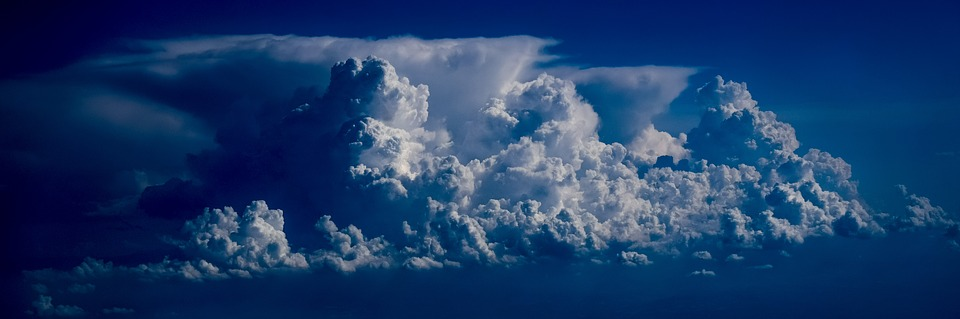 https://cdn.pixabay.com/photo/2018/07/09/16/59/clouds-3526558_960_720.jpg