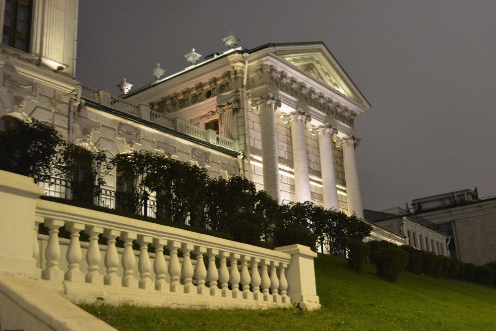 Дом пашкова в москве фото внутри