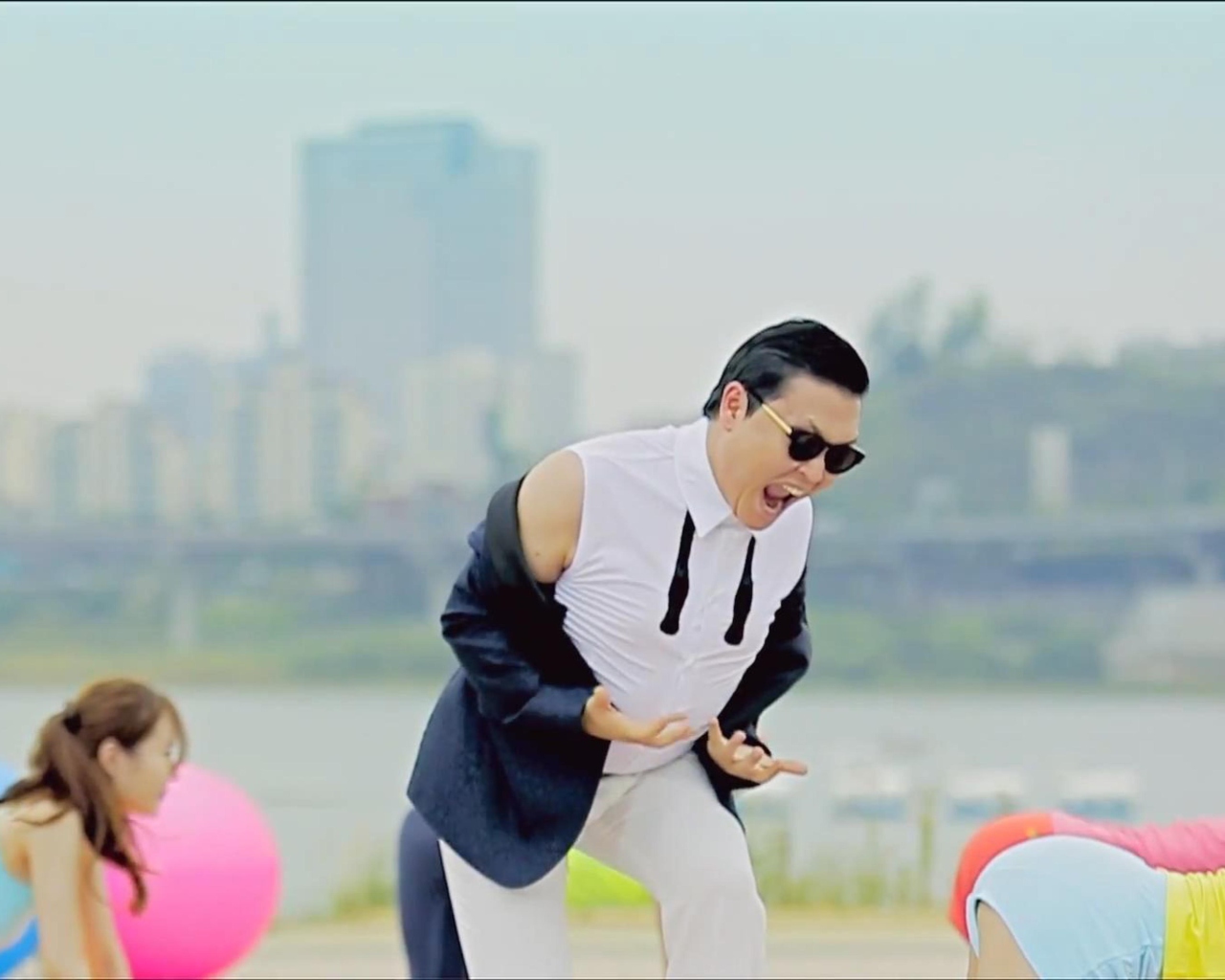 Gangnam-Video-1280x1024.jpg