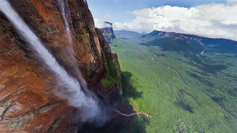 2-Водопад Дракон - часть водопада Анхель в Венесуэле.jpg